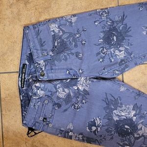 Women's Big Star Alex Mid rise Skinny Jeans. Size 27